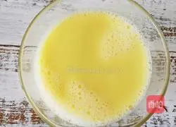 Illustration of how to make egg custard 4