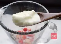 Strawberry Milkshake Recipe Illustration 5