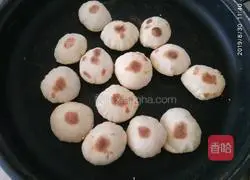 Illustration of how to make banana and sesame pancakes 10