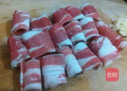 Illustration of making beef rolls with golden mushrooms 4