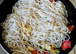 Illustration of how to make fried noodles 7