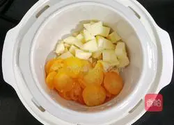 Illustration of how to make hawthorn digestion soup (baby food supplement) 6