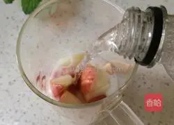 Illustration of how to make peach soda sparkling water 4