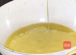 Green pepper and egg mixed with kelp Illustration of making noodles 7