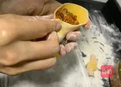 Pumpkin and willow leaf dumplings.Illustration of how to do it 8