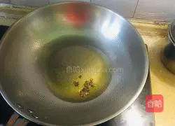 Illustration of how to make kimchi, stir-fried meat and braised willow leaf noodles 5