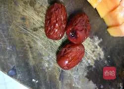 Illustration of how to make papaya stewed in milk 3