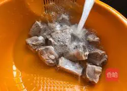 Soybean, lotus root and pork ribs soup recipe 5