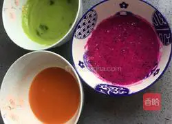 Illustration of how to make colorful hand-made noodles 3