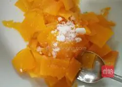 Illustration of how to make pumpkin hot dog rolls 4