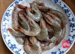 Illustration of braised prawns in oil 3