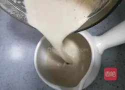 Illustration of how to make red dates and peanut soy milk 9