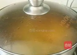 Illustration of how to make simple vegetarian soup 11