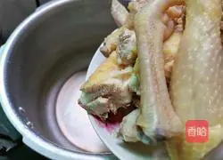 Illustration of how to make pepper chicken soup 8