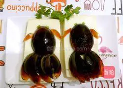 Illustration of how to make goldfish preserved egg tofu 8