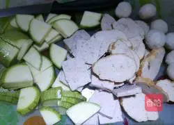 Illustration of how to make meatloaf soup 1