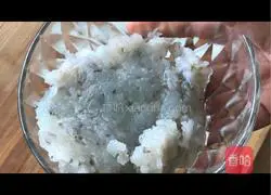 Illustration of how to make shrimp and winter melon soup 3