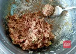 Illustration of how to make shredded radish meatball soup 5