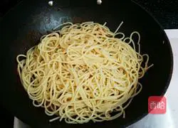 Illustration of how to make shrimp pasta 8