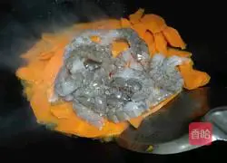 Illustration of how to stir-fry shrimps with carrots 4