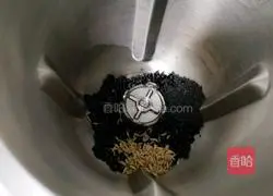 Illustration of how to make black bean, black sesame, oatmeal and rice cereal 2