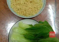 Illustration of how to make fried noodles with vegetables and eggs 2