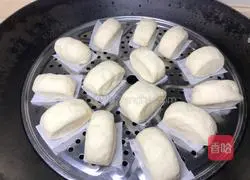 Illustration of how to cut steamed buns 9