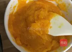 Illustration of how to make pumpkin cake 3