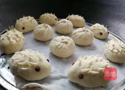 Illustration of how to make hedgehog bean paste buns 4