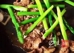 Illustration of Beef, Shrimp and Asparagus Pasta 15