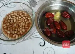 Illustration of how to make peanut stewed pig's feet 1