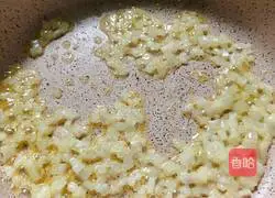 Tutorial on how to make spinach noodles with tomato meat sauce 10