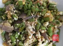 Illustration of how to make minced meat, eggs, fried onions and beans 5