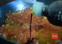 Illustration of how to make tomato meat sauce pasta 9