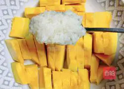 Illustration of how to make steamed pumpkin with fermented lilies and lilies 4