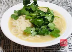 Illustration of making fish bone noodle soup 11