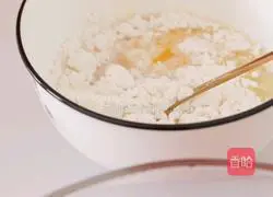 Illustration of how to make seaweed strawberry egg pancake 2