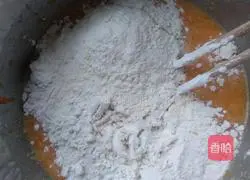 Illustration of how to make millet pumpkin cake 4