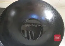 Illustration of how to make spicy and sour instant noodles 2