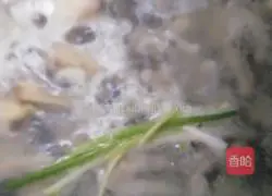 Illustration of how to make spicy and sour lemon chicken feet 4