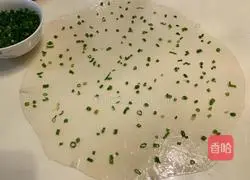 Illustration of how to make hot noodles with scallion pancakes 7