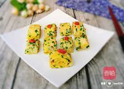 Illustration of how to make leek and shrimp skin egg rolls 13