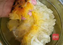 Illustration of how to make white fungus and sweet potato pulp 3