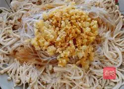 Illustration of how to make garlic vermicelli and enoki mushrooms 7