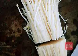 Fresh mushrooms Illustration of how to make shrimp soup 2