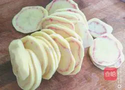 Illustration of how to make smiley potato pancakes 1