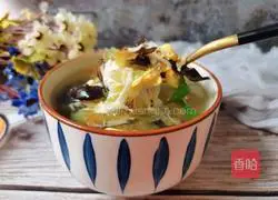 Illustration of making fungus, shrimp skin and egg drop soup 15