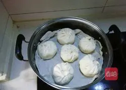 Illustration of how to make bean sprouts buns 4