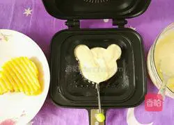 Orange milk Illustration of how to make pancakes (little bear head shape) 15