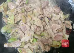 Illustration of how to make steamed beans and noodles 5